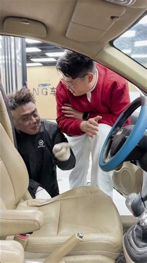 This car is modified so badly that most people can't drive it!