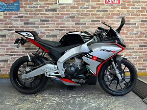 【希少な超低走行極上美車♪】Aprillia アプリリア RS4 125 絶好調♪【多数画像と動画有】検）Ｒ125 GSX CBR YZF NS RC TZ RZ GT FZ