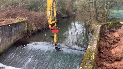 Happy dam removal day! 🥳🐟 We’re proud of what we do for rivers, fish and the environment. It’s also really enjoyable demolishing redundant and harmful weirs.🔨 Here’s to free flowing rivers and the benefits that removing dams brings. 🍻 #riverrestoration #fisherymanagement #environmentalcontractor #weirtodaygonetomorrow #weirremoval #damremoval #natirebasedsolutions #happydamremovalday #demolition #fishpassage #longreachexcavator #riverarrow | Aquamaintain