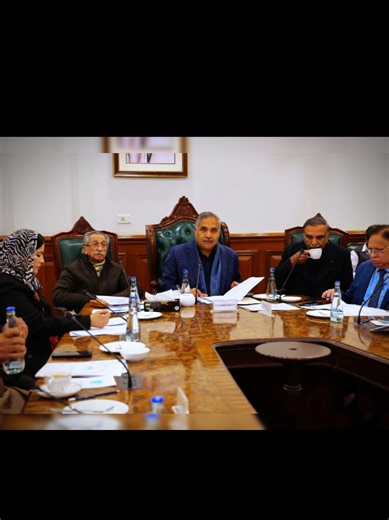 قائمہ کمیٹی برائے قانون و پارلیمانی امور کا اجلاس جناب محمد ارشد ملک، ایم پی اے کی صدارت میں منعقد ہوا، جس میں وزیر قانون، پارلیمانی سیکرٹری اور کمیٹی اراکین نے شرکت کی۔ اجلاس میں مالی سال 2025–26 کے بجٹ کے استعمال، ترقیاتی منصوبوں، عدالتی اداروں کے قیام، ڈیجیٹائزیشن اقدامات اور عدالتی انفراسٹرکچر کی تعمیر کا جائزہ لیا گیا۔ کمیٹی نے قانونی مشیروں کے مالی فوائد میں اضافے، بار ایسوسی ایشنز کے لیے گرانٹس میں شفافیت کے ساتھ اضافہ اور منصوبوں کی بروقت تکمیل کی سفارش کی۔ چیئرمین نے محکمہ قانون کی کاوش