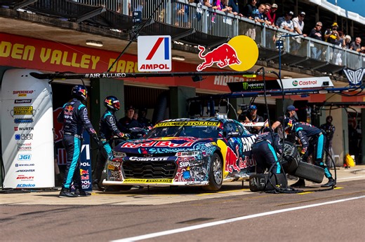 Triple Eight takes PIRTEK Pit Stop Challenge lead | Supercars