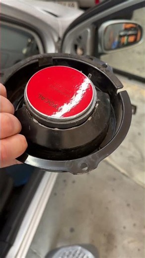 Upgrading the factory sound system to Focal #decibel #caraudio #decibel