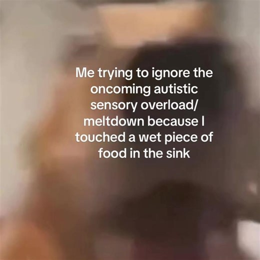That wet food is out to get me actually #autism #autistic #autisticadult #autistictiktok #autisticmemes #neurodivergent #sensoryissues #sensoryoverload