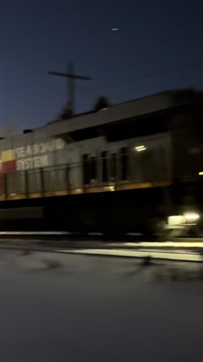 CSX L302 Hauls Through Fowlerville MI! #trains #railfanning #csx #railroad #fyp