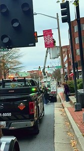 Traffic control for holiday banner install in Alexandria 🎄 LADMA on site