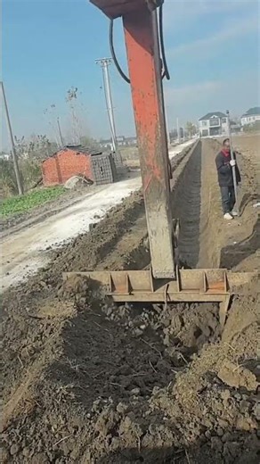 The use of machines to dig water drains is amazing