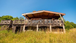 Exploring a strange abandoned ranch house in the middle of nowhere | Remote rural exploration