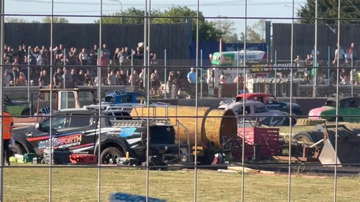 20K views · 264 reactions | The All Rover P4 heat saw 5 different lead changes in the last 2 laps with 388 Taylor Sowter emerging victorious | Caged Bangers | Facebook