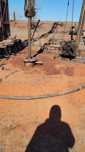 working that pipe! #oilfield #fyp #foryou #tiktok #bakerwireline #oklahoma #westernoklahoma #doit #fun