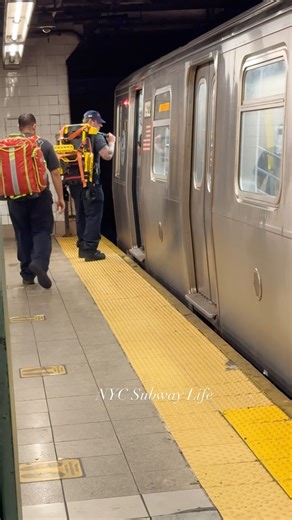 246K views · 520 reactions | R Train taken out of service due to someone擄in need of medical help at Atlantic Av - Barclay Center #NYCSubway #NYC #MTA #NewYorkCitySubway #LIRR #SubwayTrain #NYCTransit You can now buy me a coffee: https://bmc.link/NYCSubwayLife | NYC Subway Life | Facebook