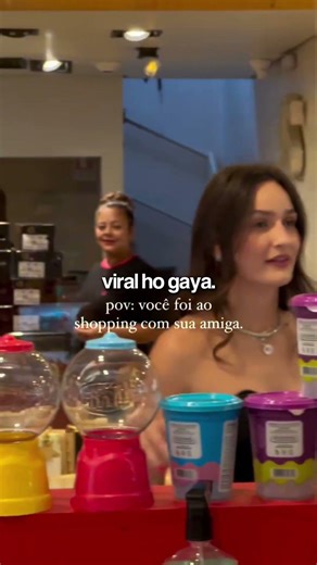 Was this “empty shopping bag” stunt one of the smartest curiosity marketing tricks on social media?