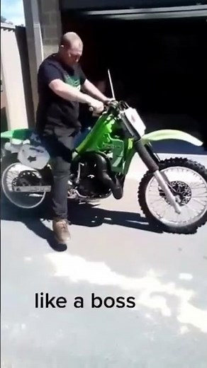 Cold start 1986 kx500 #kx500 #optimusprime #dirtbike