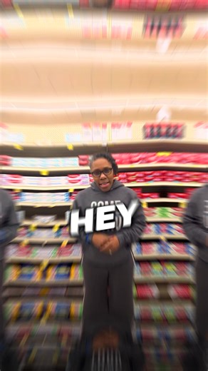 Here's your sign to start reading the nutrition facts of your TOOTHPASTE ‼️ You're probably wondering, "Coach Ro why do I have to look at the label for toothpaste?" Well, you'd be surprised to find out what's actually in it 👀 Watch out for these harmful chemicals that can do more harm than good to your teeth and overall health 🙅🏽♀️ ❌ fluoride ❌ sodium lauryl sulfate ❌ triclosan Look for brands that use these natural ingredients like: ✅ baking soda ✅ coconut oil ✅ essential oils Remember, what