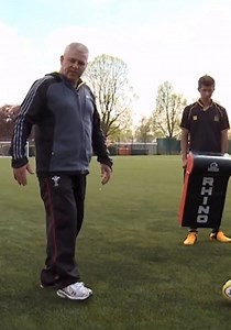 66K views · 595 reactions | Buy your support players time when getting to the breakdown with this tip from Warren Gatland   @the_rugby_site | Rhino | Facebook