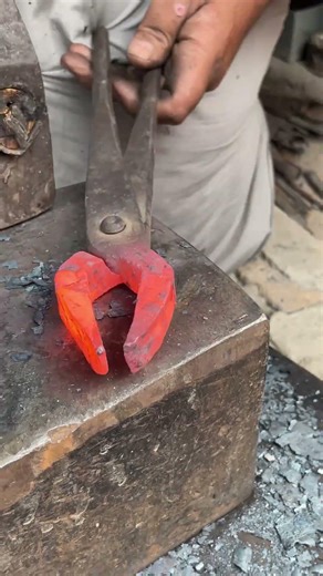 Blacksmith Tong Repair 🔥 Broken Tongs Restored | Forging & Restoration Short