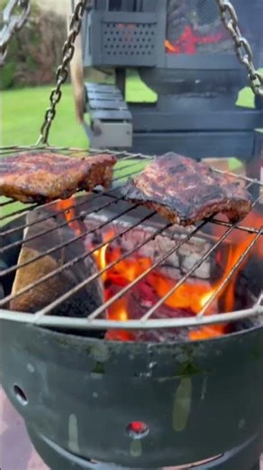 Das ist ein Grill. Wer Gas will,scrollt weiter.
