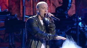 Eminem's Daughter Hailie Jade Mathers Shows off Her Workout in Ab-Filled Snaps