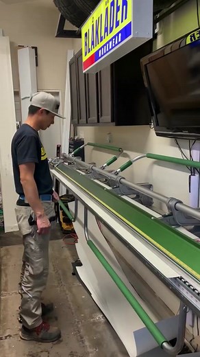 I developed this way of wrapping columns when I sided my own house 17 years ago. It’s a nice clean look and since the fasteners are far from the bend, you won’t get any oil canning of the metal as the pieces “float”. Thanks for watching - hopefully this video was informative or added value to you. I seek to have all content be helpful or beneficial. Follow along for more tips, tricks and my day to day as a siding installer. . . . . . . . . . . . . . . #aluminumcapping #postcapping #columncapping