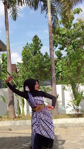 Pelanggaran Tari Guyon Waton: Tutorial dan Kreasi