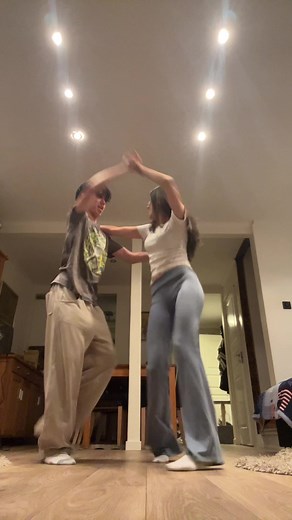 Dancing TikToks: Isabell Lindstrm Dabke with O and Alex