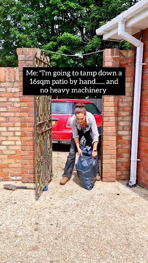 Tamping down is all done and although I didn't save much money by double this by hand, I'm so glad I did! For what I'm doing, I didn't think a plate compactor was necessary, but some assistants in a hardware store thought it was crazy. I'm up for some hard graft, it's good exercise, I don't have to wait on someone else's schedule for a hire company to deliver... and I get to stay out in the sun longer and avoid the housework 🤪 Are you a hand tamper or a plate compactor kinda guy? #tamper #tampi