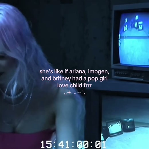 pls tell me yall see the vision ,, like i know my ari stan’s remember the mimu gloves 🫶🫧 ty for