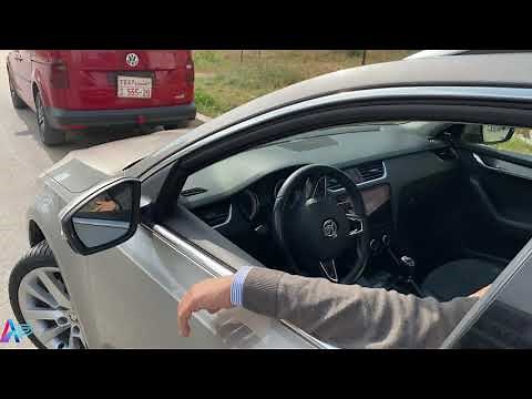 How to activate auto parking assist