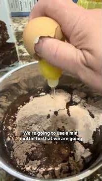 Two Bite Brownies That Disappear in Minutes #brownie #easyrecipe #copycatrecipe