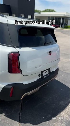 How to open the 2025 MINI tailgate with the key fob #mini #minicooper #miniusa #tutorial