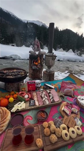 Relaxing Picnic in the Mountains | Wild Outdoor Cooking