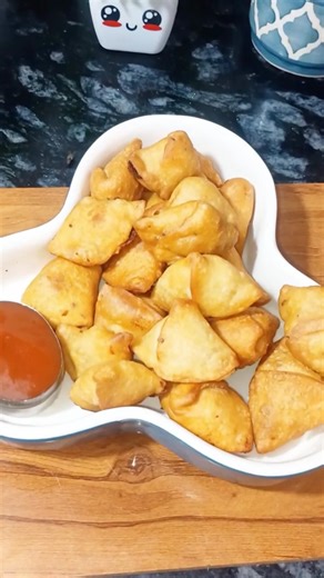 Chhota Packet, Bada Dhamaka: Mini Aloo Samosa Recipe.Crispy Halwai-Style Mini Samosas