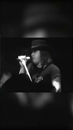 Lynyrd Skynyrd - T For Texas | Performed in 1976 at Winterland