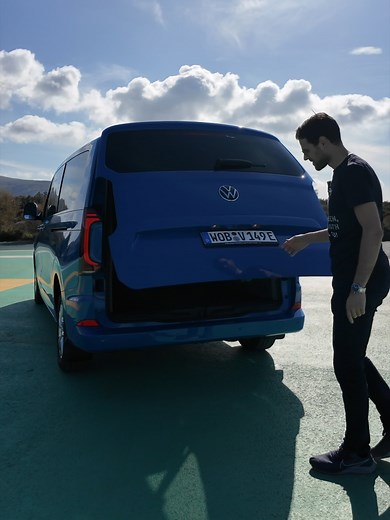 VW T7 Caravelle: Versatile Commercial Vehicle Unveiled