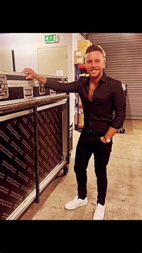 3.7K views · 76 reactions | Night 2 Of Nathan Carter’s - “ CHRISTMAS CONCERTS “ - Rolls Into Mullingar Park Hotel Tonight With His Special Guest The Fabulous Jack Keogh | Irish Country Bands Dancing Dates | Facebook