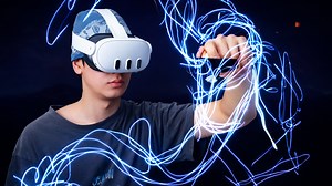 Discovering virtual reality art over seven days