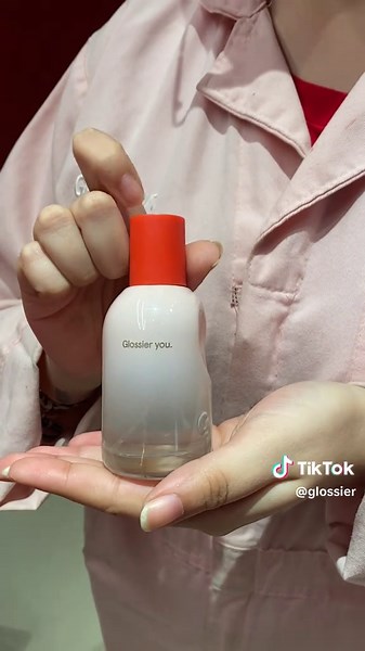 welcome to the glossier you room ❣️ a new permanent installation at glossier nyc! plus, check out our engraving experience on 50ml & 100ml eau de parfum bottles and all candles. see you in nyc 🙂👋#glossier #glossiernyc