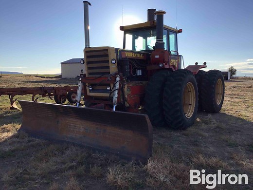 1978 Versatile 835 4WD Tractor W/Blade | Agriculture