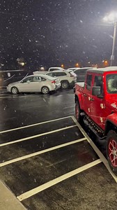 76K views · 683 reactions | 10:25 PM Wednesday 2/04 | A band of snow has quickly developed over North Knox County and the Central Valley. Here’s a video of what it looks like outside our studios here at WBIR Channel 10 in North Knoxville. Let us know what you are seeing tonight where you live?!? | WBIR Weather | Facebook