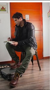 🛻”Guardas Algo” Before/After #photographylovers #instart #bookstagram #digitalartist #artistsoninstagram #photoshop #vintage #acreativevisual #photoart #retouch #makingof #van | Aleksander Des