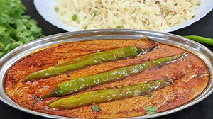 1.8K views · 78 reactions | Mirchi ka Salan Ingredients Required- 7-8 green chillies 3 tbsp peanuts 2 tbsp desiccated coconut 2 tbsp sesame seeds 1 tbsp coriander seeds 1 tsp cumin seeds Oil 6-7 garlic cloves 1 medium onion 2 green chillies 1 inch chopped ginger Curry leaves Water 1/2 tsp cumin seeds 2 tsp kashmere red chilli powder 1/4 tsp turmeric powder 1/2 cup tamarind extraxt 1/4 tsp garam masala 1/2 tsp black salt #mirchikasalan | Sunita Agarwal | Facebook