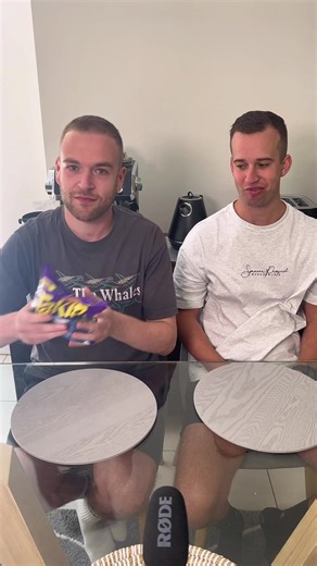 Aussies Trying American Snacks - Blue Takis & Boulder Canyon Salt & Vinegar Chips #foodreview #snacks #muckbang @USAFoods