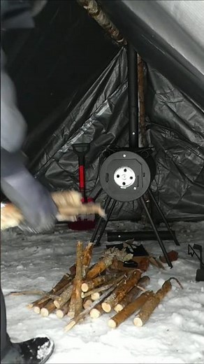How to set up a DIY Warm Tarp Shelter quickly in the cold winter #woodstove #hottent #solocamping