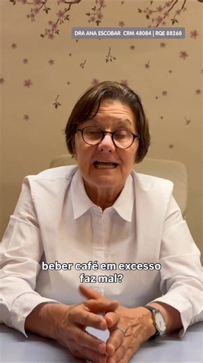 Beber café demais faz mal à saúde? ☕ O café é um aliado para muitos, mas em excesso pode aumentar a ansiedade, atrapalhar o sono e causar irritabilidade. Tudo é equilíbrio! Conteúdo elaborado pela médica pediatra Dra Ana Escobar - CRM 48084 | RQE 88268 NUNCA SE AUTOMEDIQUE. PROCURE SEMPRE SEU MÉDICO. #draanaescobar #Café #Saúde #BemEstar #Ansiedade #Sono #RotinaSaudável #Psicologia | Dra Ana Escobar
