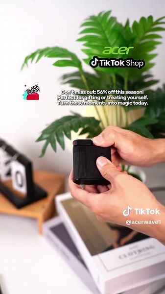 Check out this mini clip-on microphone—it's got noise cancellation and records in high quality, plus it works with both iPhone and Android! #Lapelstylewirelessmicrophone#minimicrophone#tiktokshopblackfirday#wirelessmicrophone#acerH01