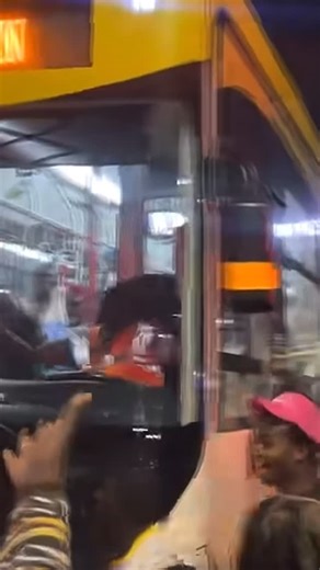 Actus foot sénégal 🇸🇳 on Instagram: "About Last night 🤭 Mais chauffeur bi Ray nama 🤦🏿‍♂️🤣"