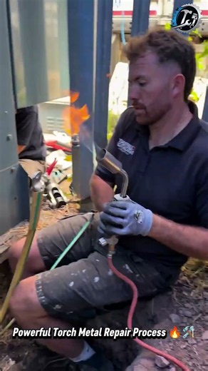 Precision Heat Metal Repair Work 🔥⚙️ #Metalwork #Welding #Workshop
