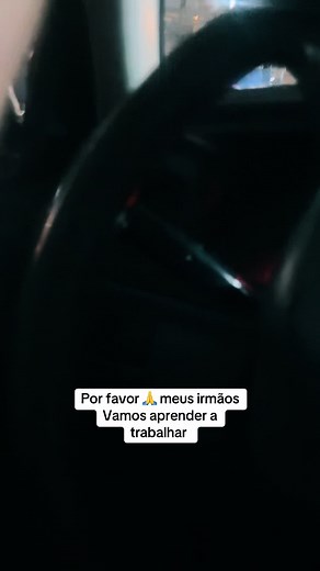 A abordagem policial correta deve respeitar a lei, a dignidade humana e a segurança de todos. Em qualquer Estado democrático, o agente policial representa a autoridade pública, mas também tem o dever de agir com profissionalismo, equilíbrio e respeito pelos direitos do cidadão. De forma geral, uma abordagem adequada na estrada deve seguir estes princípios: 1. Identificação clara do agente O policial deve apresentar-se de forma visível, com uniforme ou identificação funcional, indicando que se tr