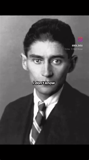 ‎مكتبة كوزميكس 📚‎ on Instagram‎: "⁨ فرانز كافكا (3 يوليو 1883 - 3 يونيو 1924) كاتب تشيكي يهودي كتب بالألمانية، رائد الكتابة الكابوسية. يعد أحد أفضل أدباء الألمانية في فن الرواية والقصة القصيرة. تعلم كافكا الكيمياءوالحقوق والادب في الجامعة الألمانية في براغ (1901). ولد لعائلة يهودية متحررة، وخلال حياته تقرب من اليهودية. تعلم العبرية لدى معلمة خصوصية. عمل موظفا في شركة تأمين حوادث العمل. امضى وقت فراغه في الكتابة الادبية التي راى بها هدف وجوهر حياته. القليل من كتاباته نشرت خلال حياته، معظمها - يش