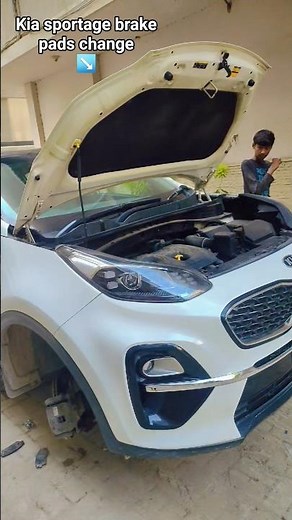 Kia sportage brake pads change #automobile #reels #mechanik #viralvideo