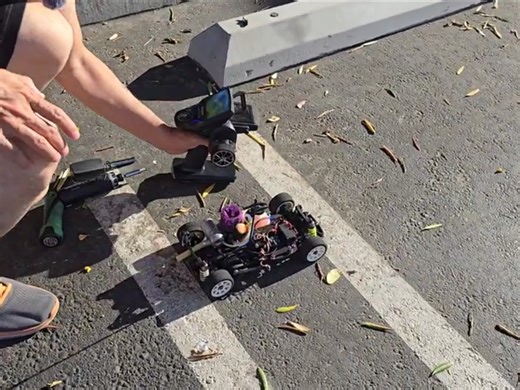 hpi油动m车 rs4 mini下地跑动